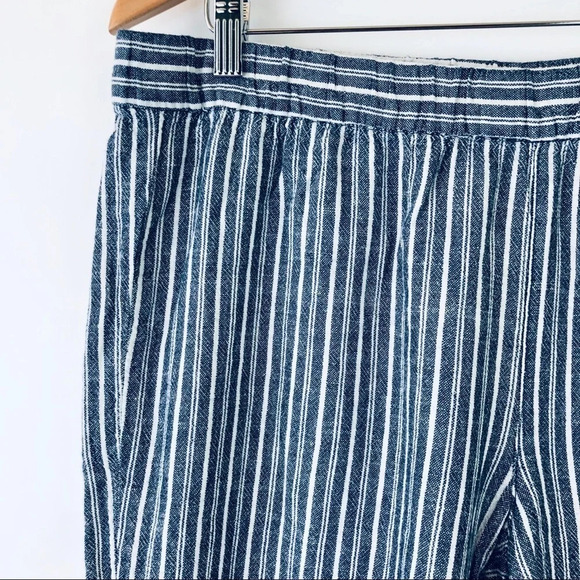 Old Navy Striped Linen Blend Pull On Cropped Pants - Picture 2 of 7